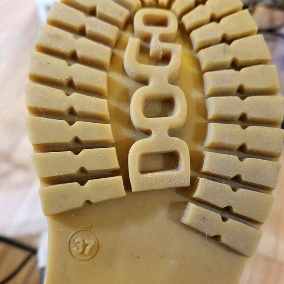 Womans Vegan Leather Beige Long Boots. Tick-Tock Design. Sz 37=6.5 - Picture 8 of 13